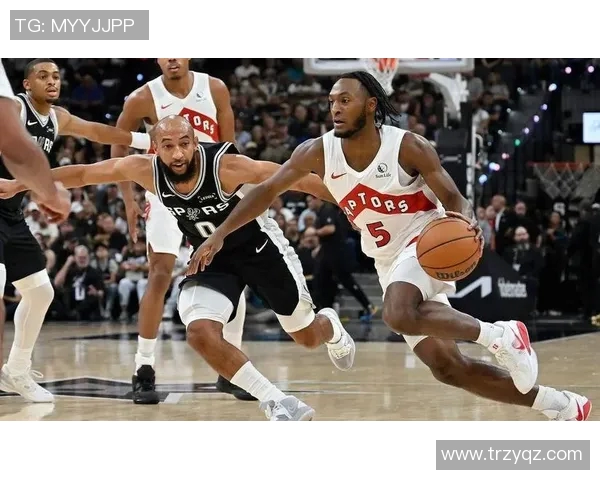 火箭队战术革新：死亡五小+00后新星闪耀，获Durant盛赞